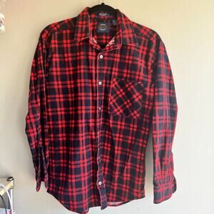Saugatuck 100% Cotton black red plaid button front long sleeve flannel Small